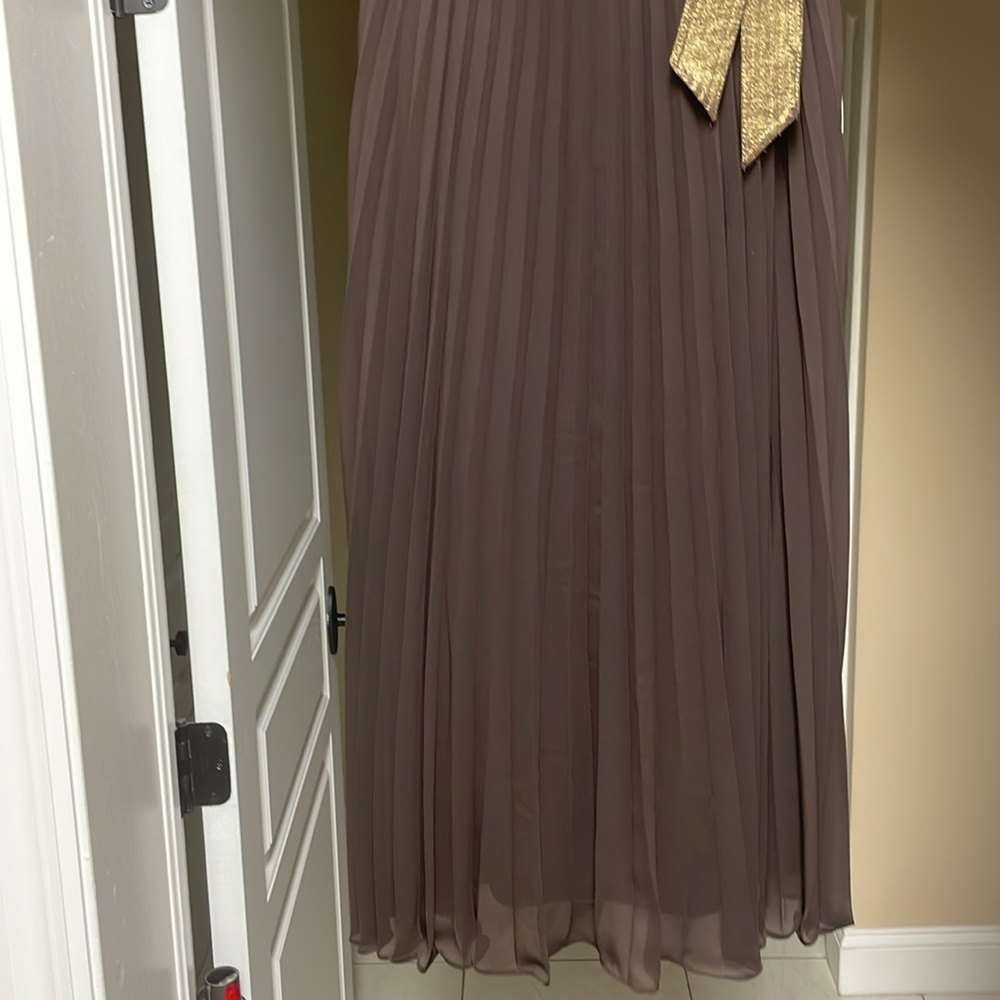 New SIGNATURE by Robbie Bee Dress🤎 - Picture 11 of 15